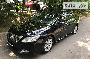 Седан Toyota Camry 2014 в Киеве