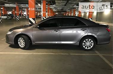 Седан Toyota Camry 2017 в Киеве