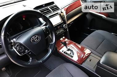 Седан Toyota Camry 2013 в Киеве