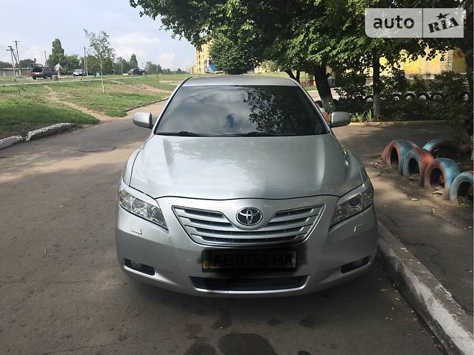 Седан Toyota Camry 2006 в Павлограде