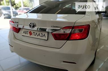 Седан Toyota Camry 2012 в Чернівцях