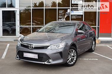 Седан Toyota Camry 2017 в Житомире