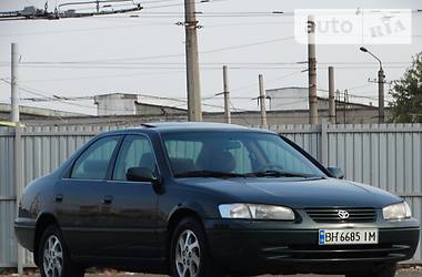 Седан Toyota Camry 2000 в Одессе