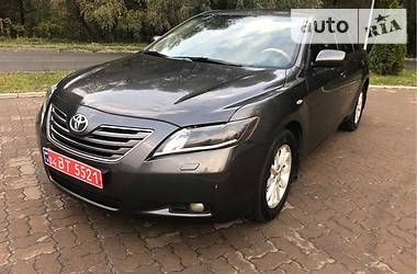 Седан Toyota Camry 2007 в Сумах