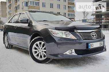 Седан Toyota Camry 2014 в Тернополе