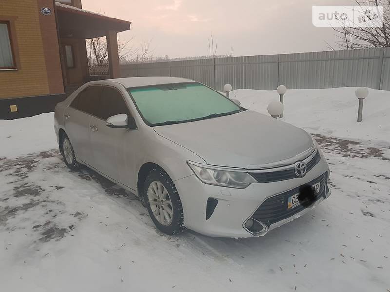 Седан Toyota Camry 2015 в Чернигове