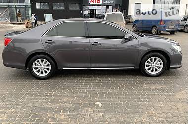 Седан Toyota Camry 2013 в Тернополе