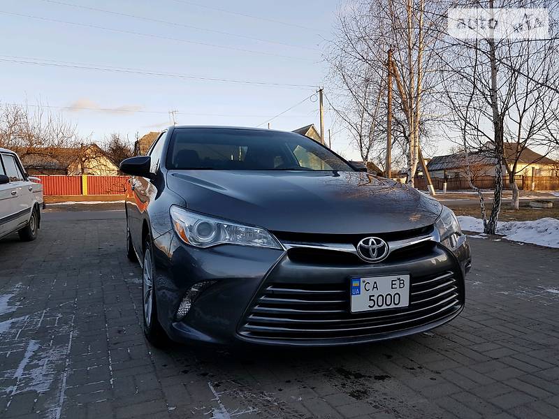 Седан Toyota Camry 2015 в 