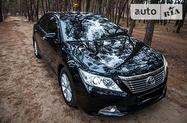 Седан Toyota Camry 2012 в Днепре