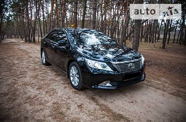 Седан Toyota Camry 2012 в Днепре