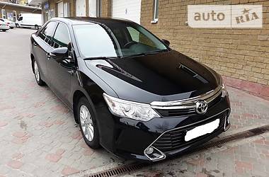 Седан Toyota Camry 2017 в Дніпрі