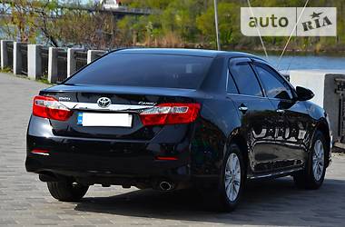 Седан Toyota Camry 2012 в Днепре