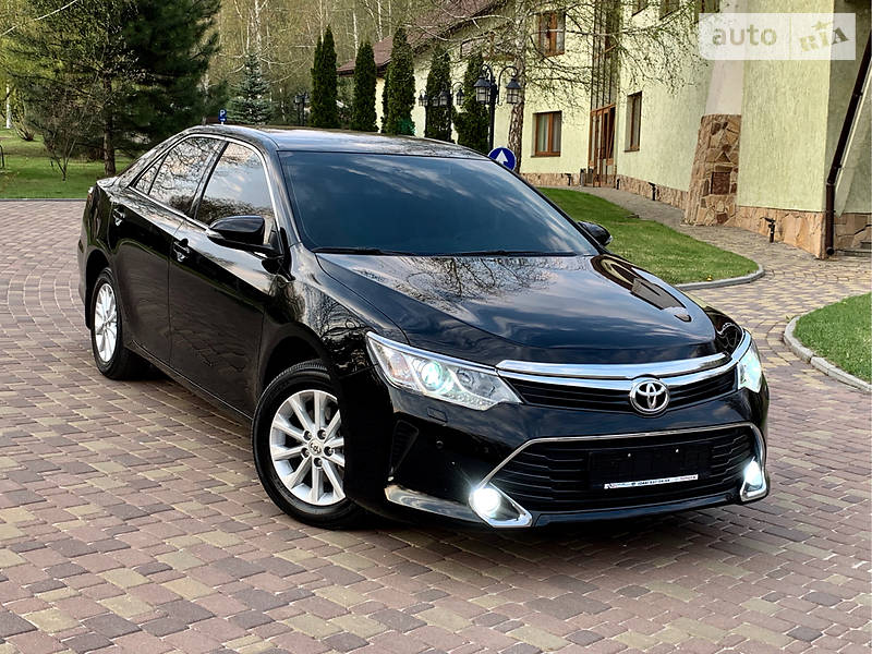 Седан Toyota Camry 2016 в Харькове