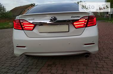 Седан Toyota Camry 2013 в Виннице