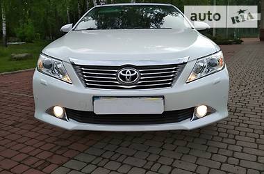 Седан Toyota Camry 2013 в Виннице