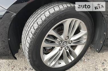 Седан Toyota Camry 2015 в 