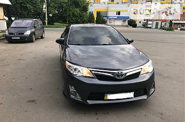 Седан Toyota Camry 2014 в 