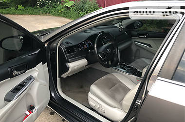 Седан Toyota Camry 2014 в 