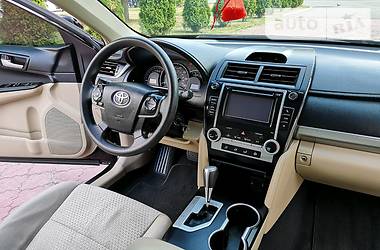 Седан Toyota Camry 2013 в Виннице