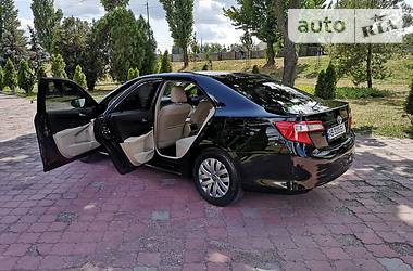 Седан Toyota Camry 2013 в Виннице