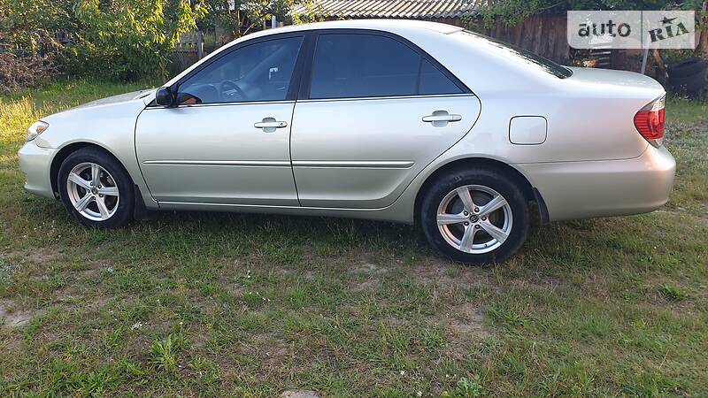 Седан Toyota Camry 2005 в Камне-Каширском