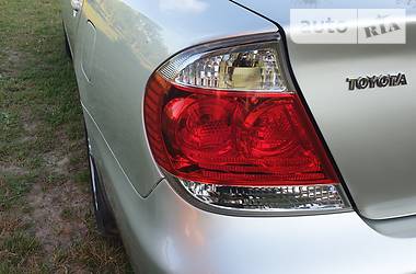 Седан Toyota Camry 2005 в 
