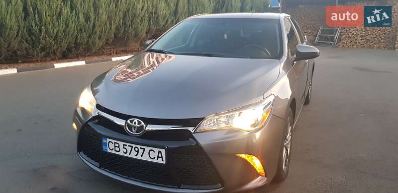 Седан Toyota Camry 2016 в Киеве