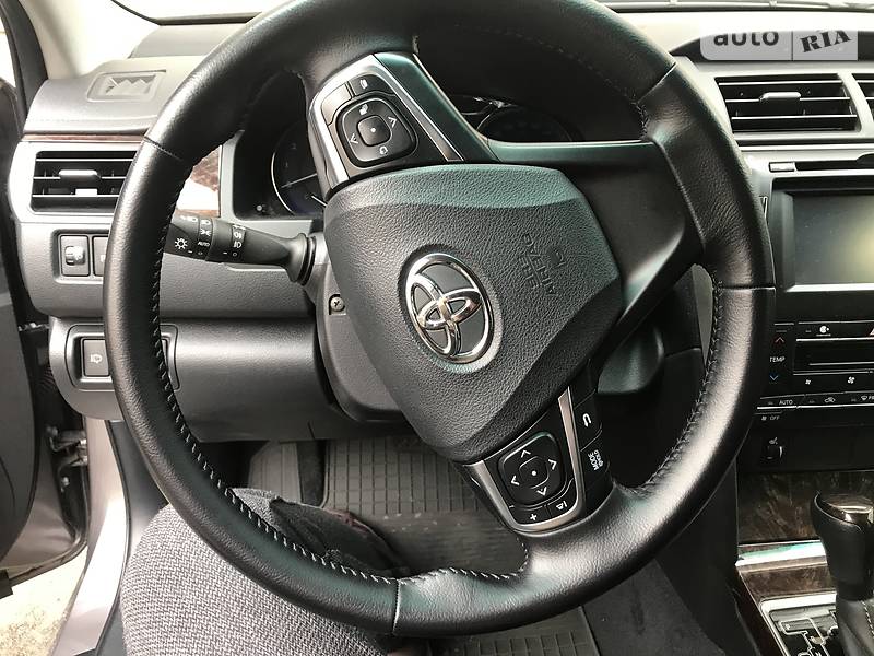 Седан Toyota Camry 2016 в Києві