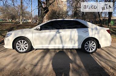 Седан Toyota Camry 2013 в Полтаве