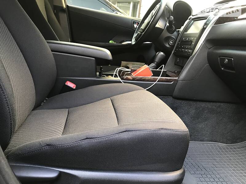 Седан Toyota Camry 2016 в Києві