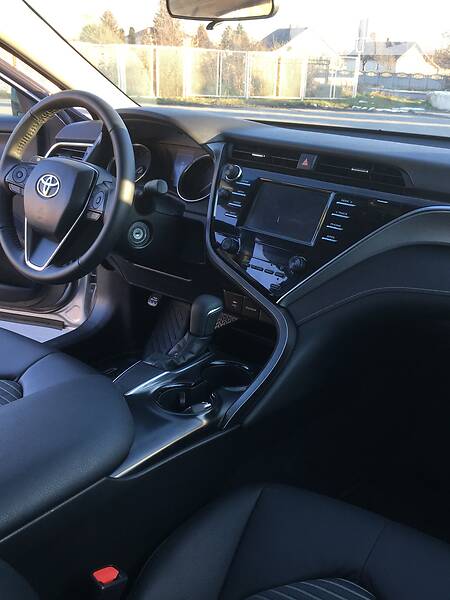 Седан Toyota Camry 2018 в Львові фото Седан Toyota Camry 2018 в Львові