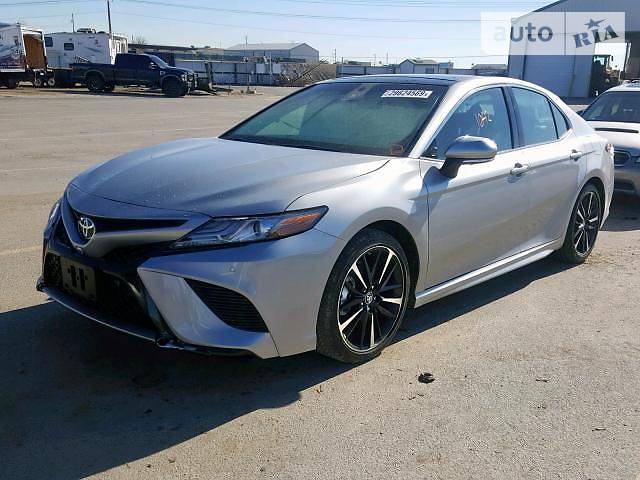 Седан Toyota Camry 2018 в Львове