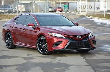Седан Toyota Camry 2017 в 