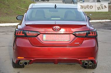 Седан Toyota Camry 2017 в 