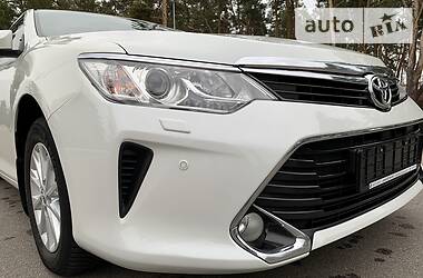 Седан Toyota Camry 2015 в Киеве