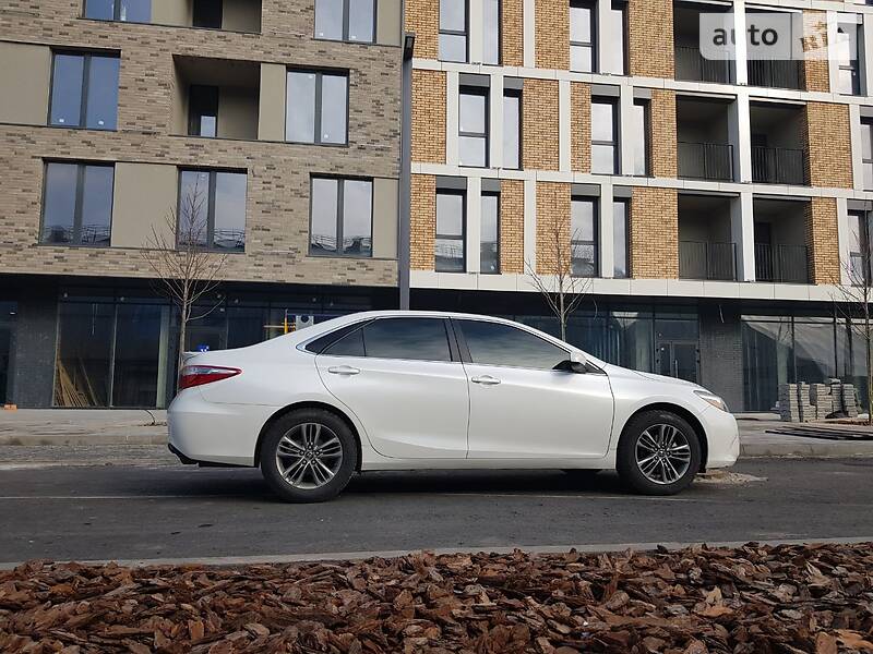 Седан Toyota Camry 2016 в Києві
