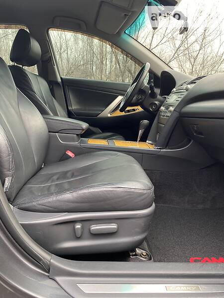Седан Toyota Camry 2006 в Кривому Розі