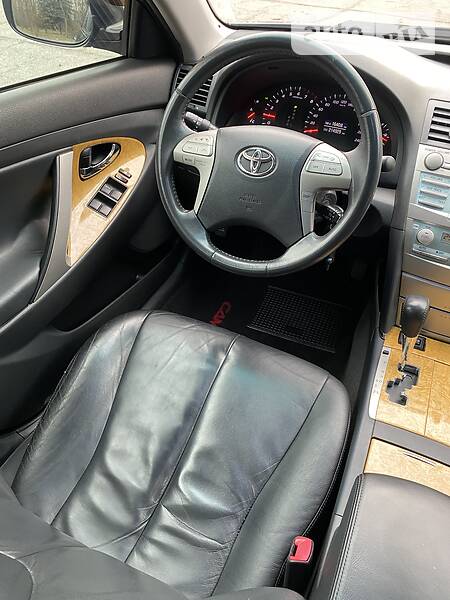 Седан Toyota Camry 2006 в Кривому Розі
