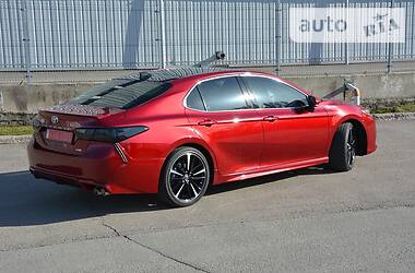 Седан Toyota Camry 2017 в 