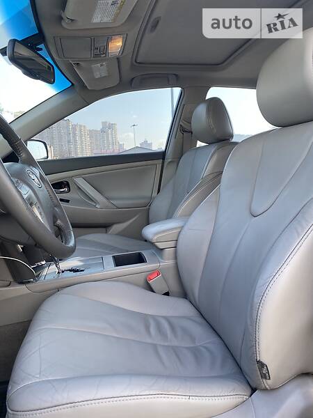Седан Toyota Camry 2008 в Києві