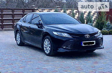 Седан Toyota Camry 2019 в 