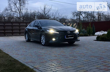 Седан Toyota Camry 2019 в 