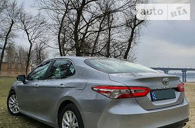 Седан Toyota Camry 2018 в 