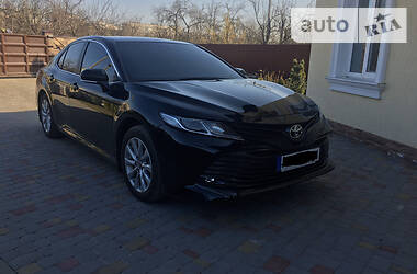 Седан Toyota Camry 2019 в 