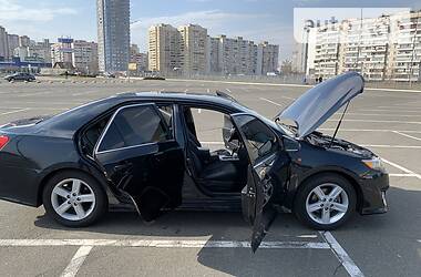 Седан Toyota Camry 2012 в 