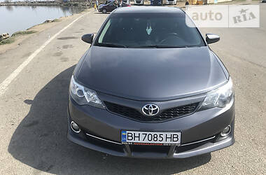 Седан Toyota Camry 2014 в 