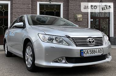 Седан Toyota Camry 2011 в Каменском