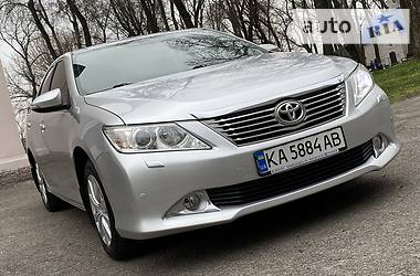 Седан Toyota Camry 2011 в Каменском