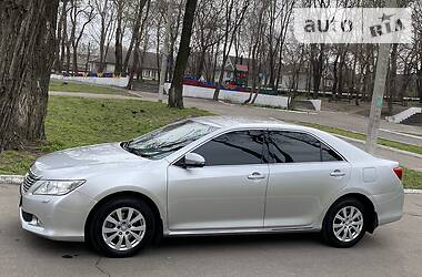 Седан Toyota Camry 2011 в Каменском