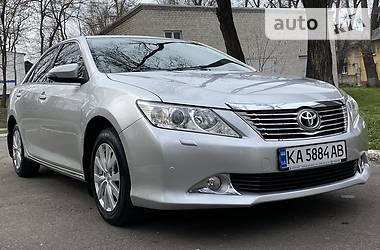 Седан Toyota Camry 2011 в Каменском